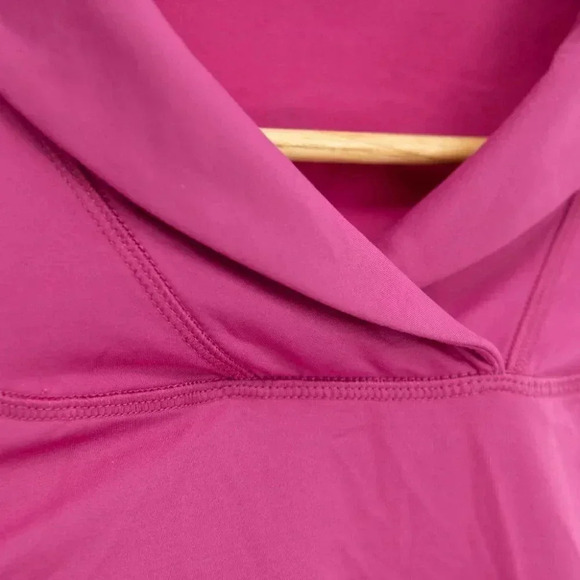 Lululemon Run: Trail Tech  Mesh | Raspberry | 6 - Picture 3 of 7